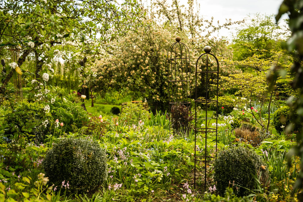 Obeliskenset Messina im Garten, unbeschichtet Obeliskenset Messina im Garten, unbeschichtet