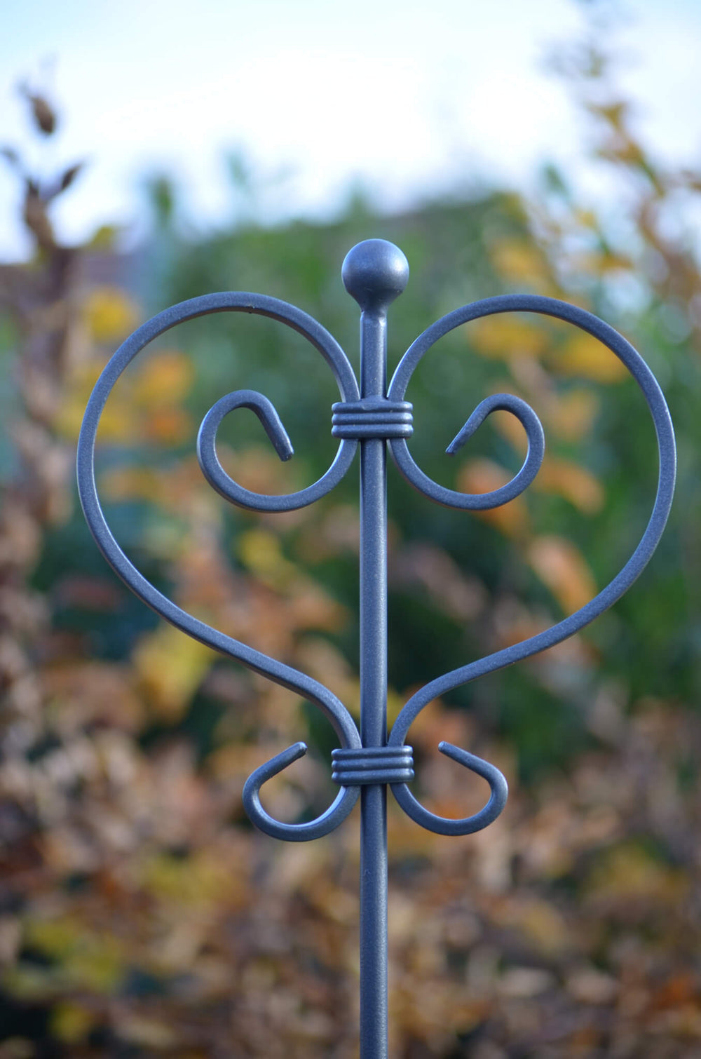 Gartenstecker Treviso in pulverbeschichtet Anthrazit aus der Nähe Gartenstecker Treviso in pulverbeschichtet Anthrazit aus der Nähe