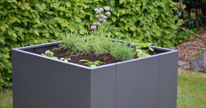 Plantenbak correct vullen: lagen, opbouw & materialen