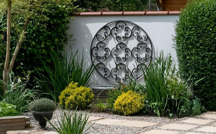 De gevel van uw huis verfraaien: creatieve ideeën met klimplantenrek en planten
